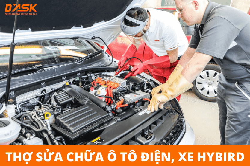 Thợ sửa chữa xe ô tô điện, xe hybrid đối diện với khó khăn gì?