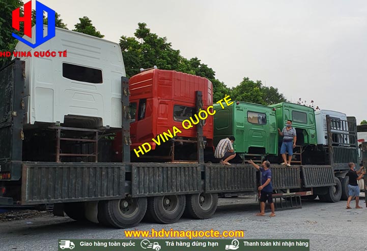 Lô 7 cabin đã về Việt Nam. Bên TQ chở bằng 1 xe, về VN phải 2 xe mới hết