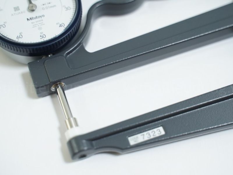Đồng hồ đo độ dày Mitutoyo 7323A (0-20mm) có đầu đo có thể sử dụng được rất nhiều lần, cực kỳ chắc chắn