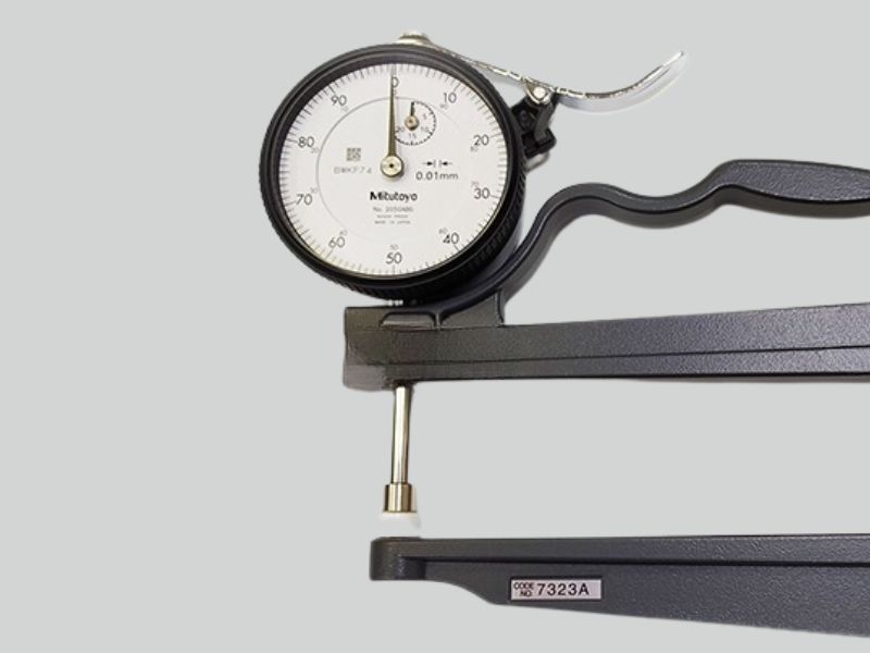 Đồng hồ đo độ dày Mitutoyo 7323A (0-20mm) có đồng hộ hiển thị sắc nét, rõ ràng