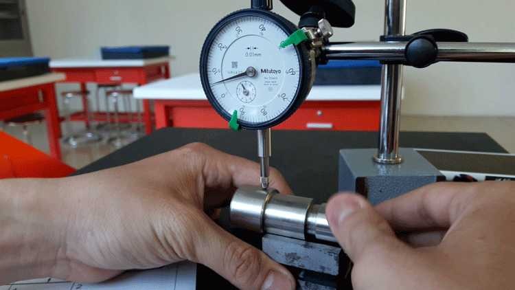 Đồng hồ so là một thiết bị dùng để đo chính xác trong cơ khí