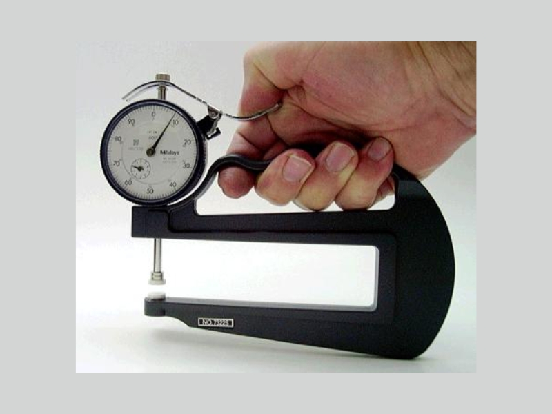 đồng hồ đo độ dày Mitutoyo 7321A (0-10mm), cảm giác cầm nắm đầm tay, giúp đo chính xác hơn
