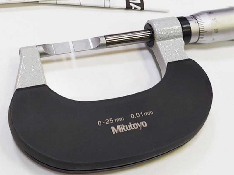 Ứng dụng của Panme cơ khí đo ngoài Mitutoyo 122-101-10 (0 - 25mm) đem lại nhiều lợi ích cho người dùng