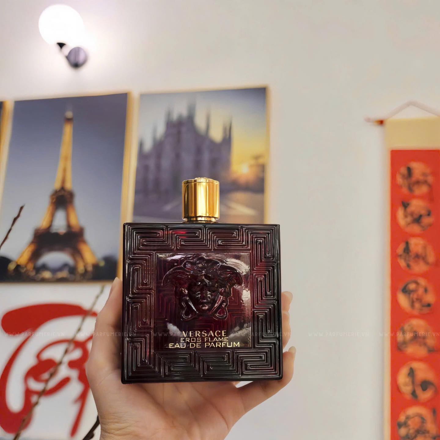 Về thương hiệu Versace