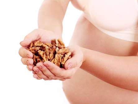 Lợi ích của quả óc chó đối với bà bầu