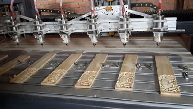 Máy tiện CNC giá bao nhiêu