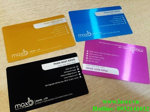 Khắc chữ lên card visit sơn tĩnh điện