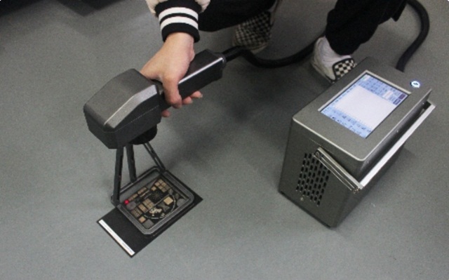 MÁY KHẮC LASER FIBER MINI CẦM TAY TIỆN LỢI