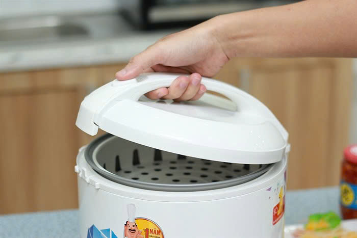 Nồi cơm điện nấp gài SHARP 1.8L KS-18TJV