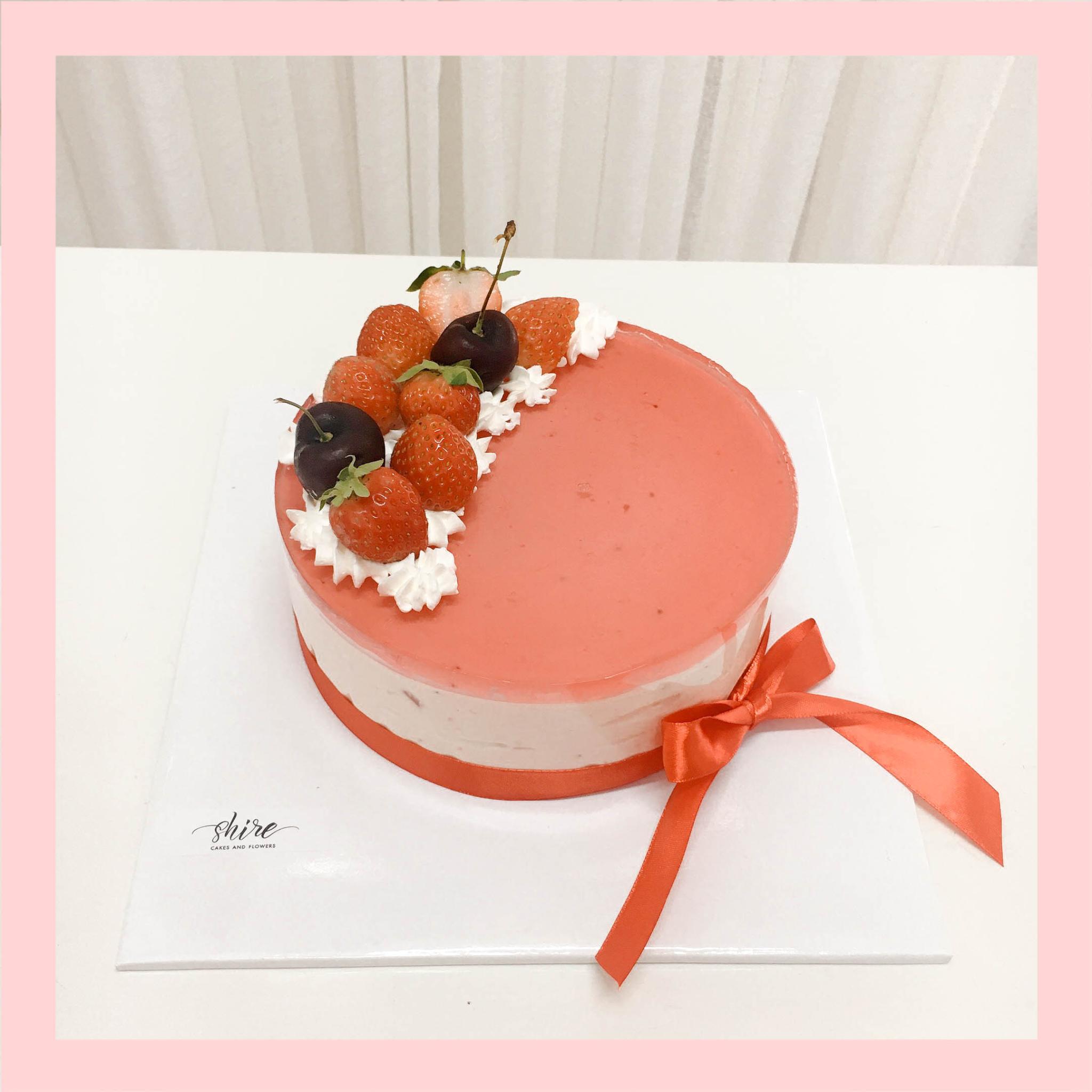 Mousse lạnh dâu - Bánh kem sinh nhật kiểu âu