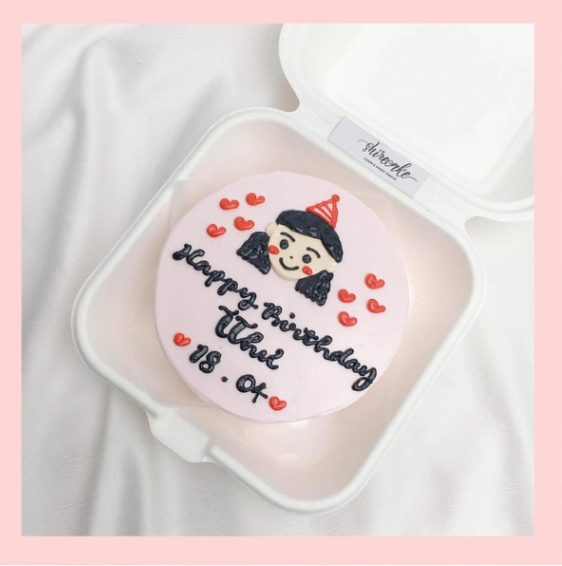 Mini Bento vẽ người - Bánh kem bơ mini hộp bã mía