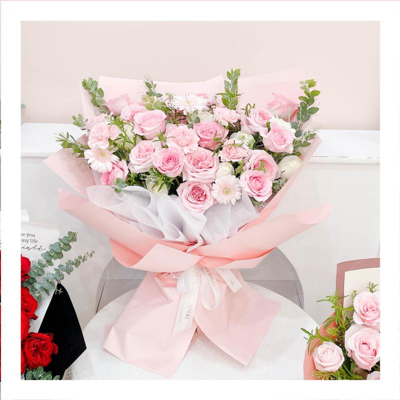 Bó hoa tươi tặng sếp nữ