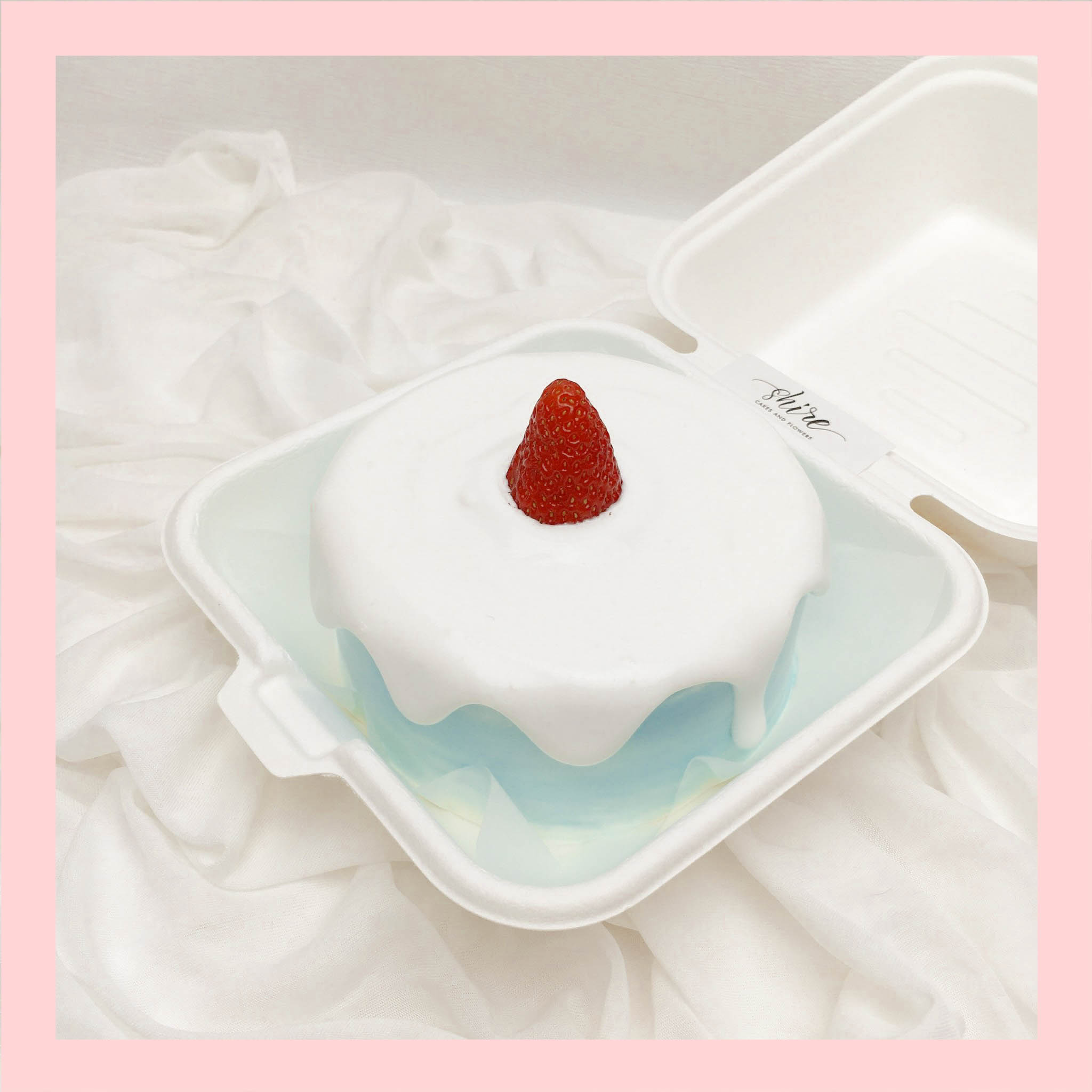 Mini Bento dâu tây - Bánh kem bơ mini hộp bã mía