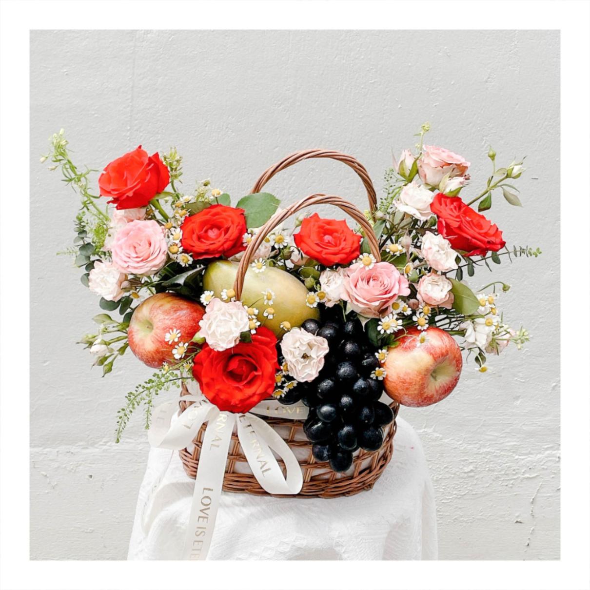 Giỏ/ Hộp hoa tươi tone đỏ