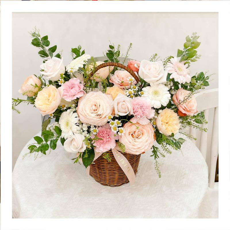 Giỏ hoa tươi chúc mừng