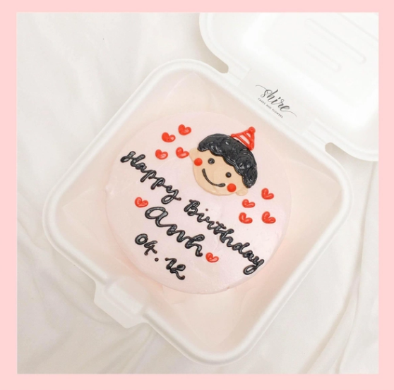 Mini Bento vẽ người - Bánh kem bơ mini hộp bã mía