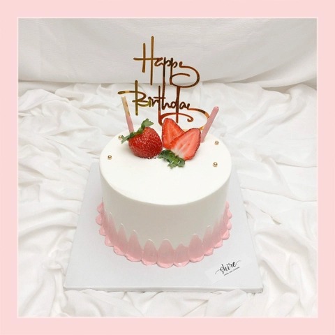 Bánh mini trang trí dâu tây - Bánh kem bơ mini 10-12cm