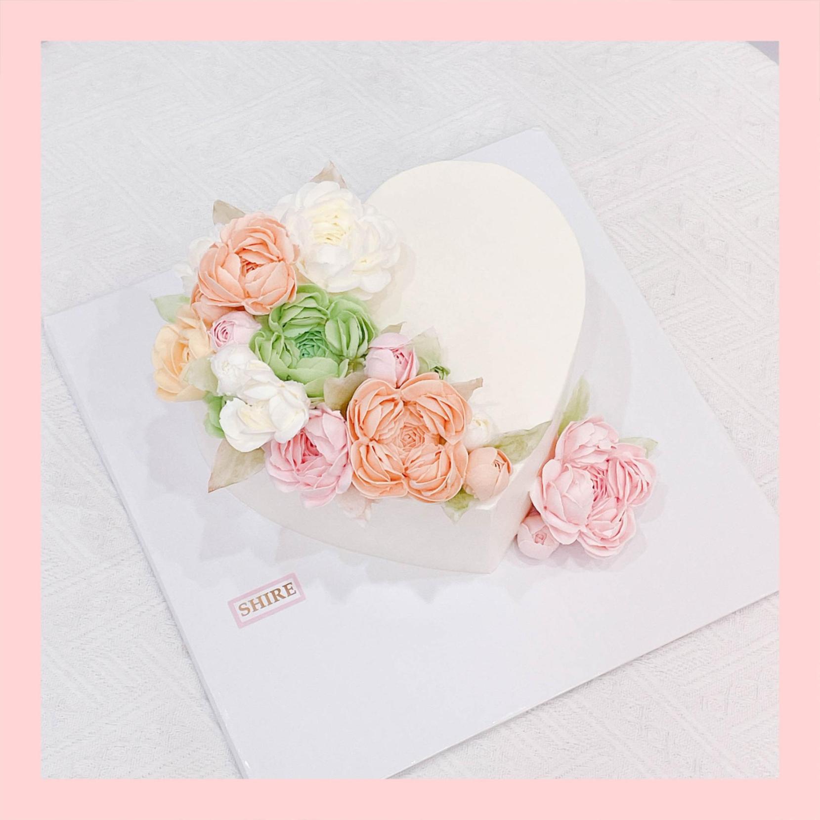 Bánh kem cưới bỏ quả 1 tầng trang trí hoa kem