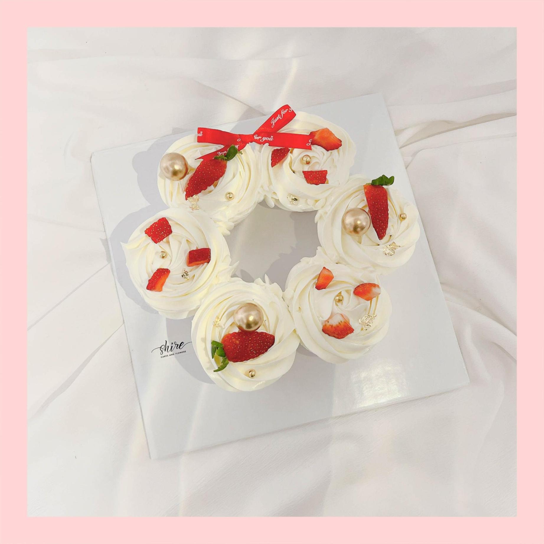 Cupcake xếp vòng, xếp ổ tròn kem sữa- Bánh sinh nhật dạng cupcake ổ