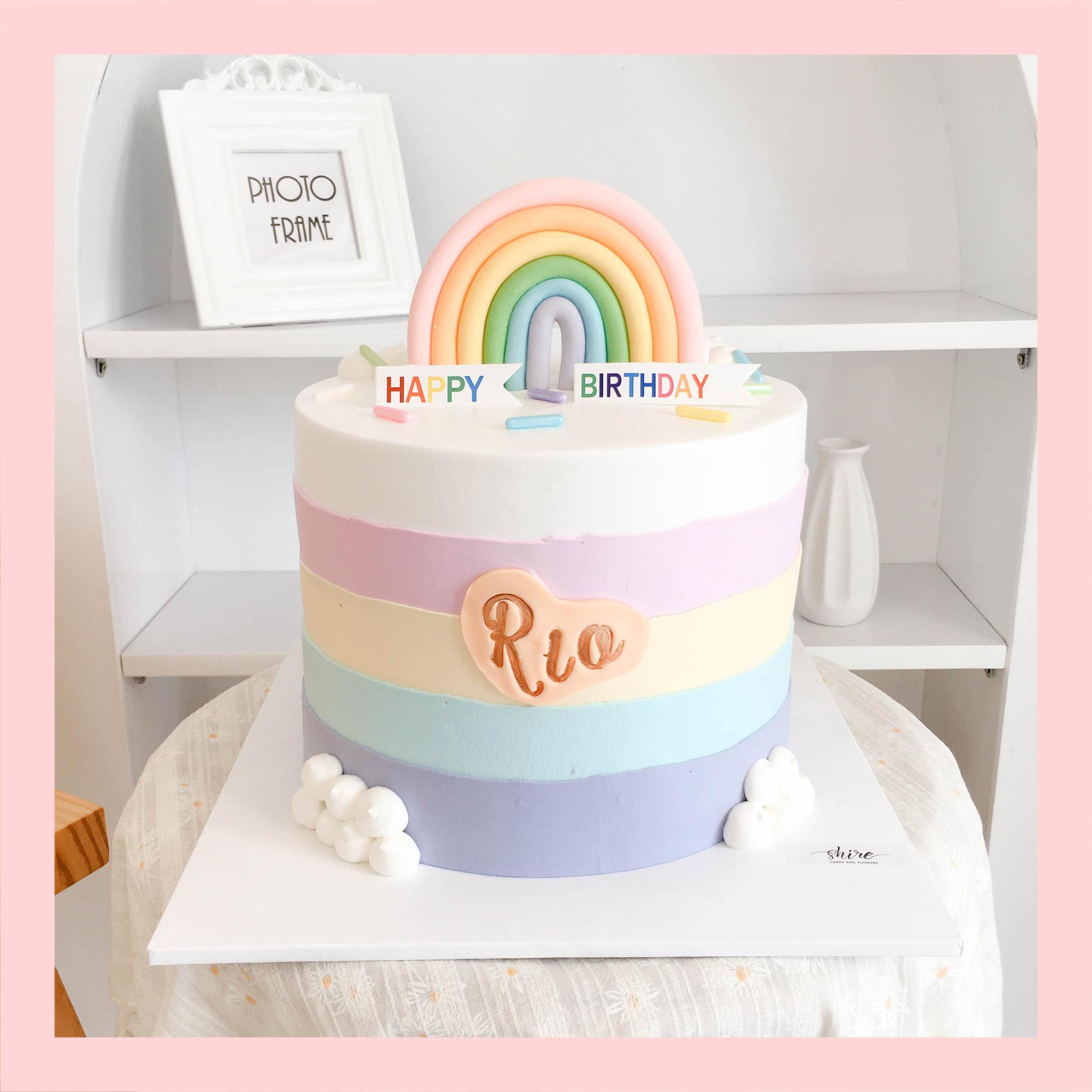 Bánh kem tạo hình cầu vồng cho bé gái- Bánh kem fondant