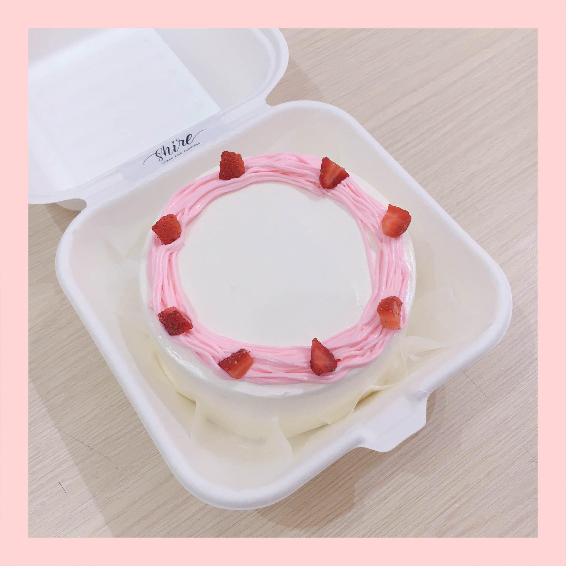 Mini Bento dâu tây - Bánh kem bơ mini hộp bã mía