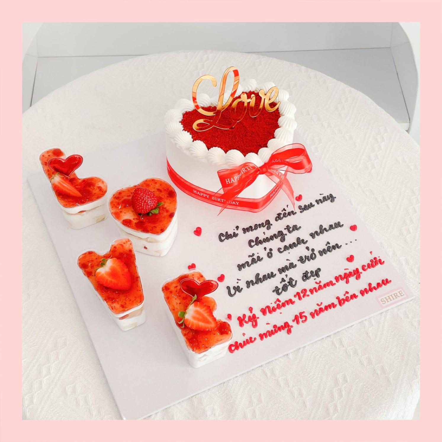 Set bánh nhiều loại