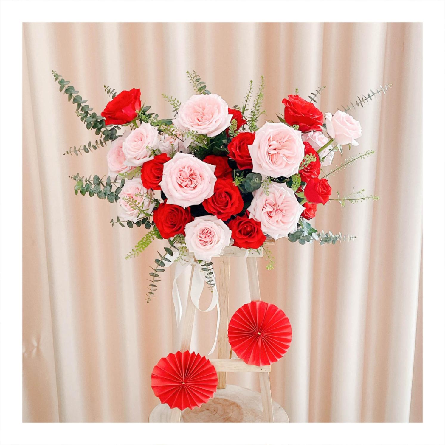 Kệ hoa tươi mini để bàn