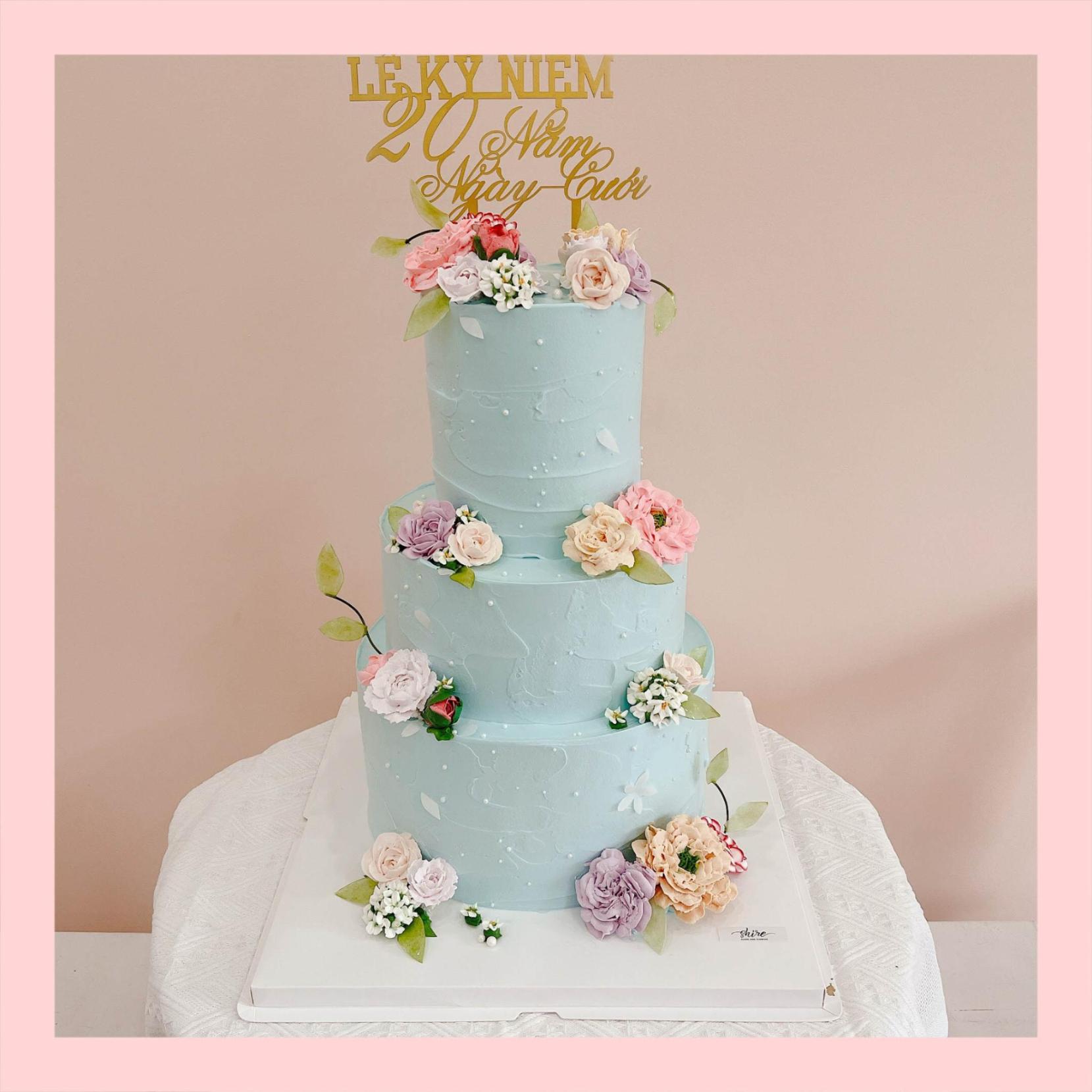 Bánh kem cưới nhà hàng lớn