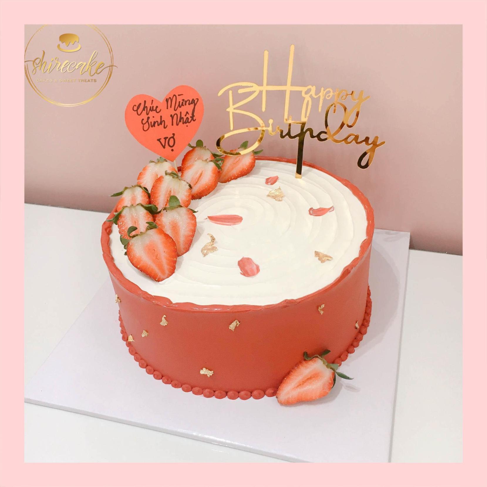 Bánh trang trí dâu - Bánh kem sinh nhật