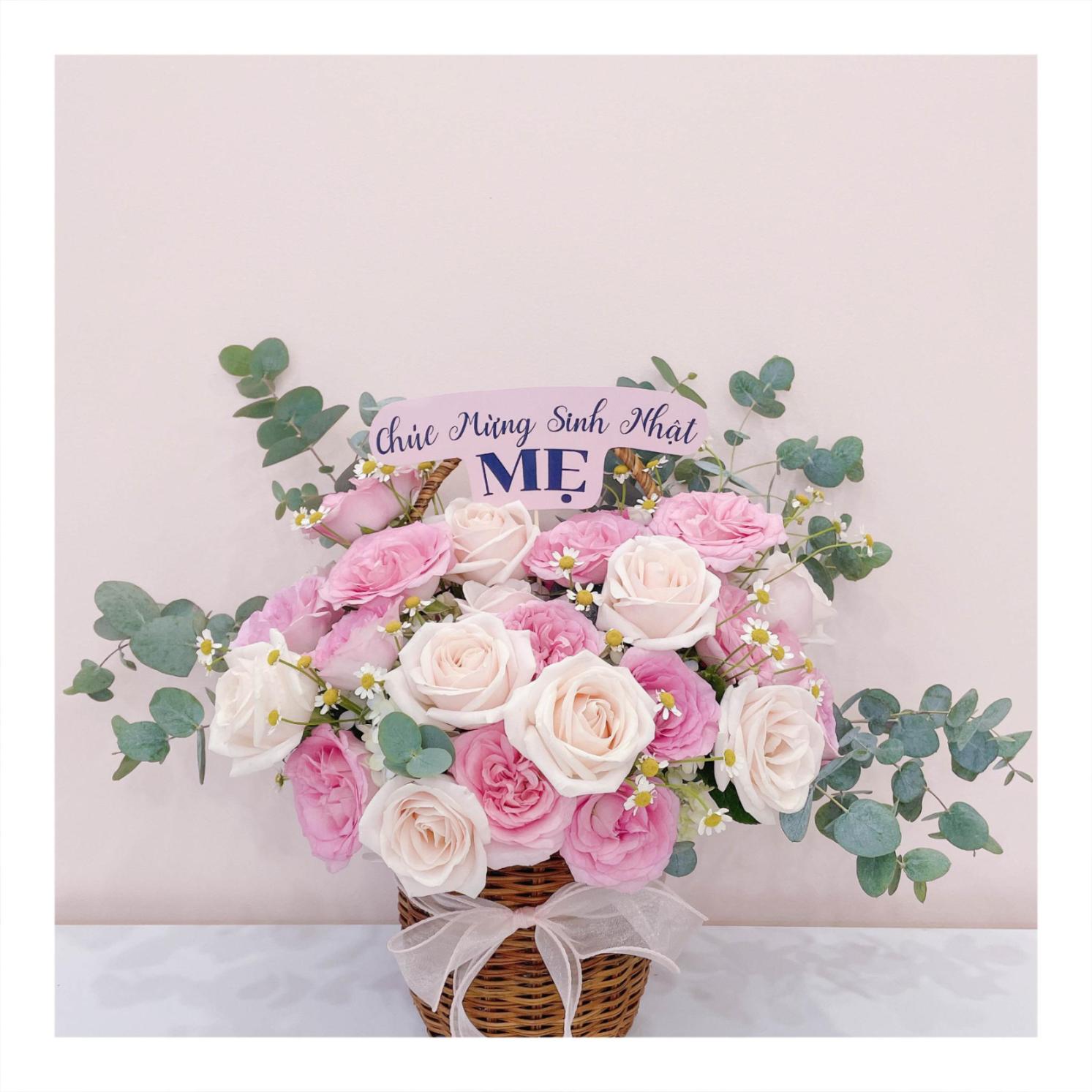 Giỏ hoa tươi chúc mừng sinh em bé