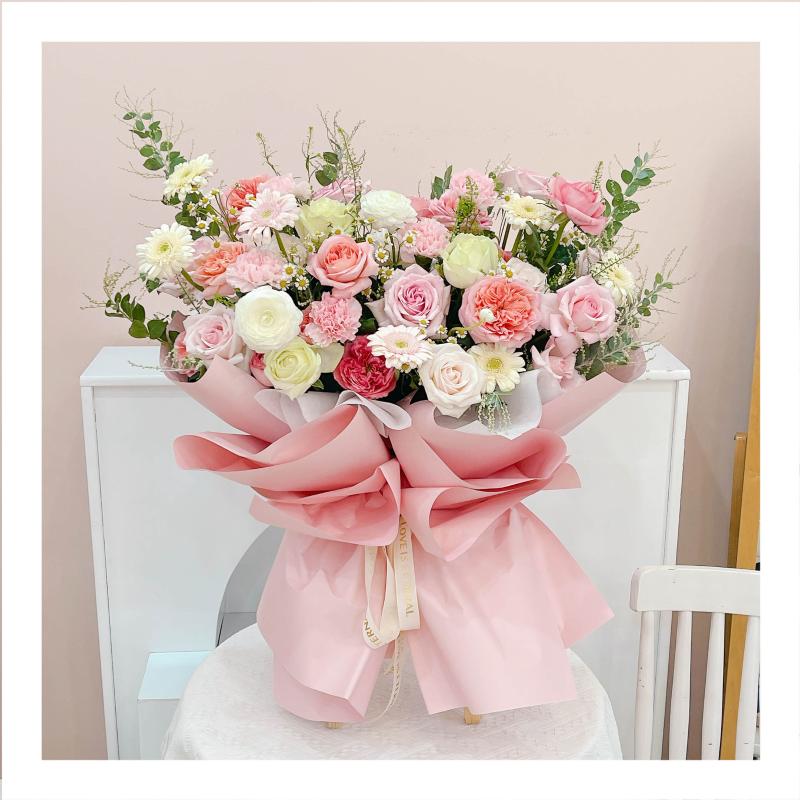 Bó hoa tươi tặng sếp nữ