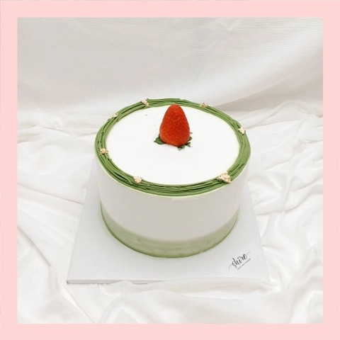 Bánh mini trang trí dâu tây - Bánh kem bơ mini 10-12cm