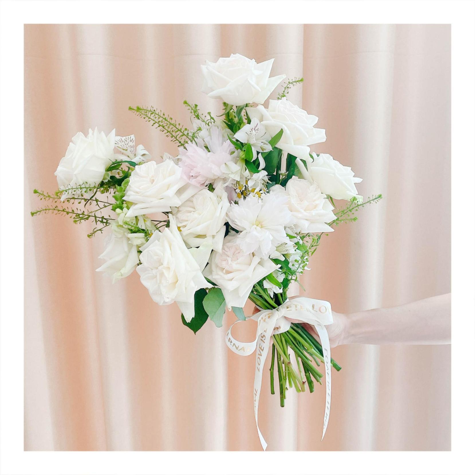 Bó hoa cưới tươi