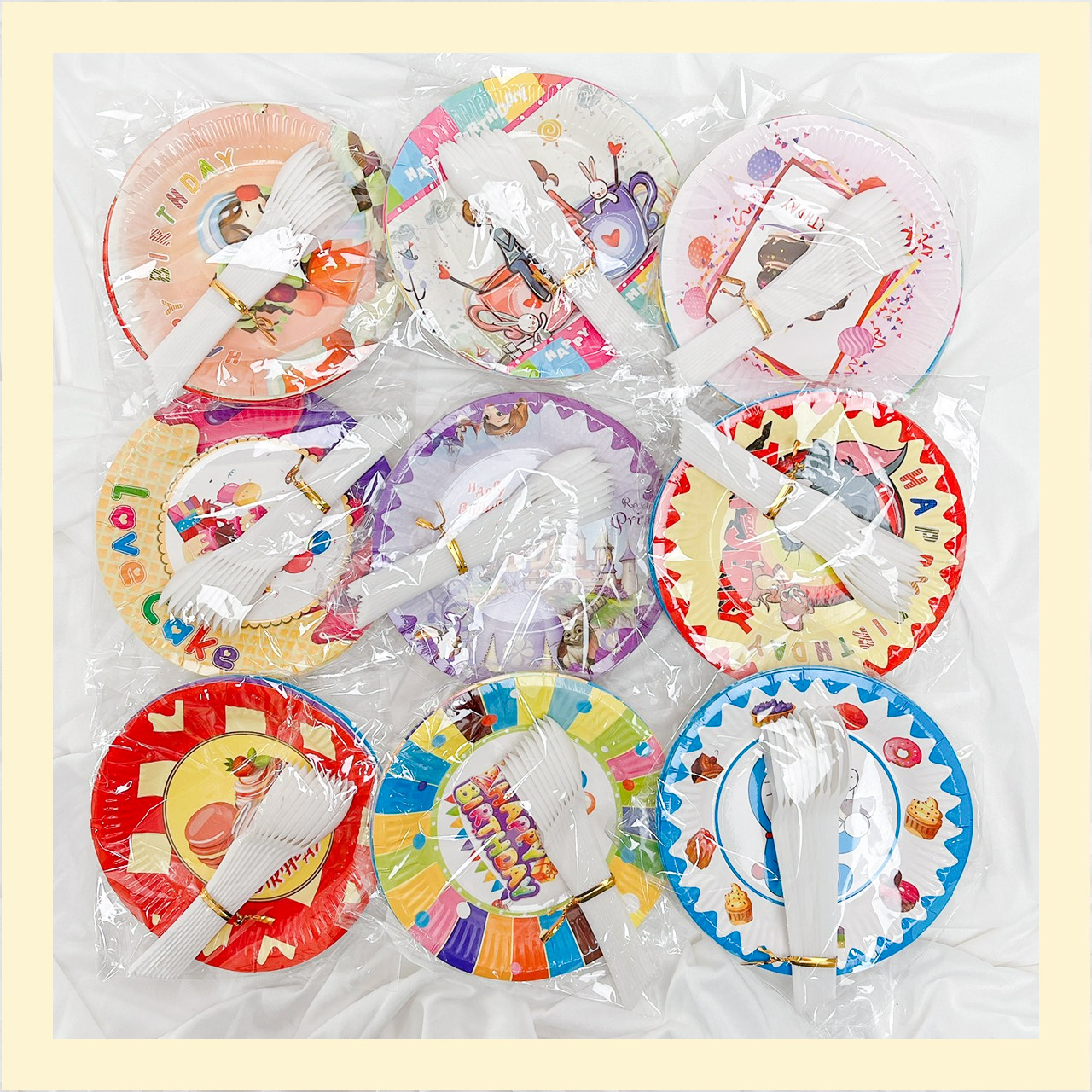 Bộ dĩa giấy và nĩa ăn bánh kem in hình mix mẫu