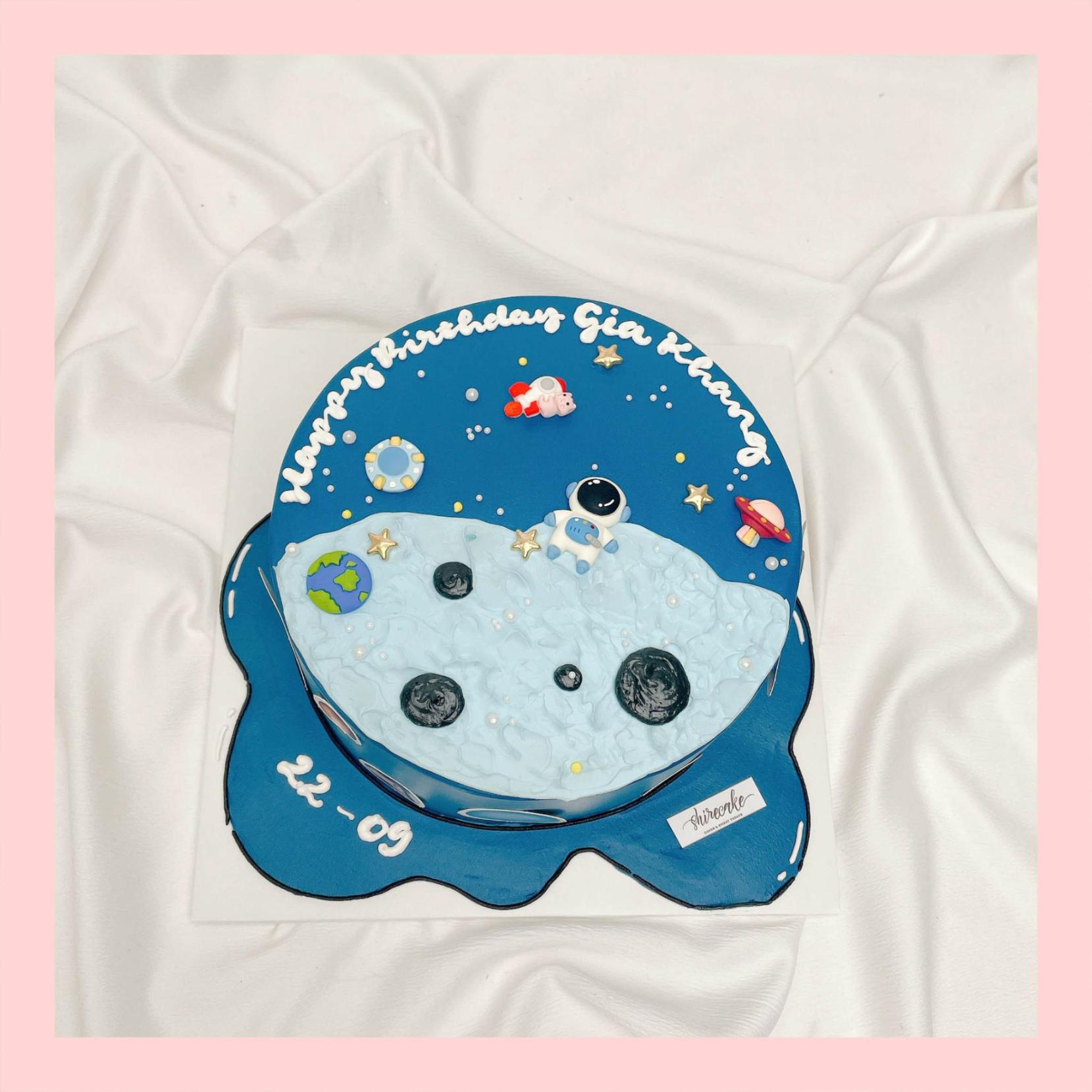 Bánh kem phi hành gia - Bánh sinh nhật bé trai