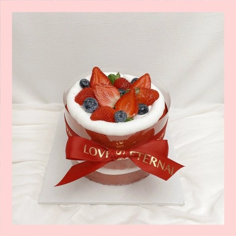 Bánh mini trang trí dâu tây - Bánh kem bơ mini 10-12cm