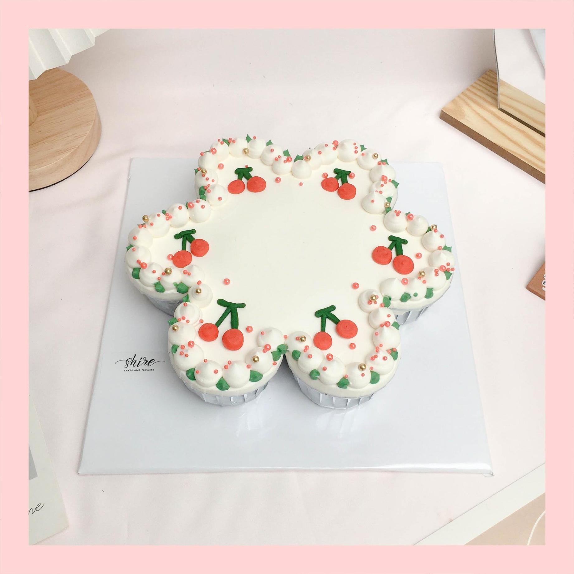Cupcake xếp vòng, xếp ổ tròn kem sữa- Bánh sinh nhật dạng cupcake ổ