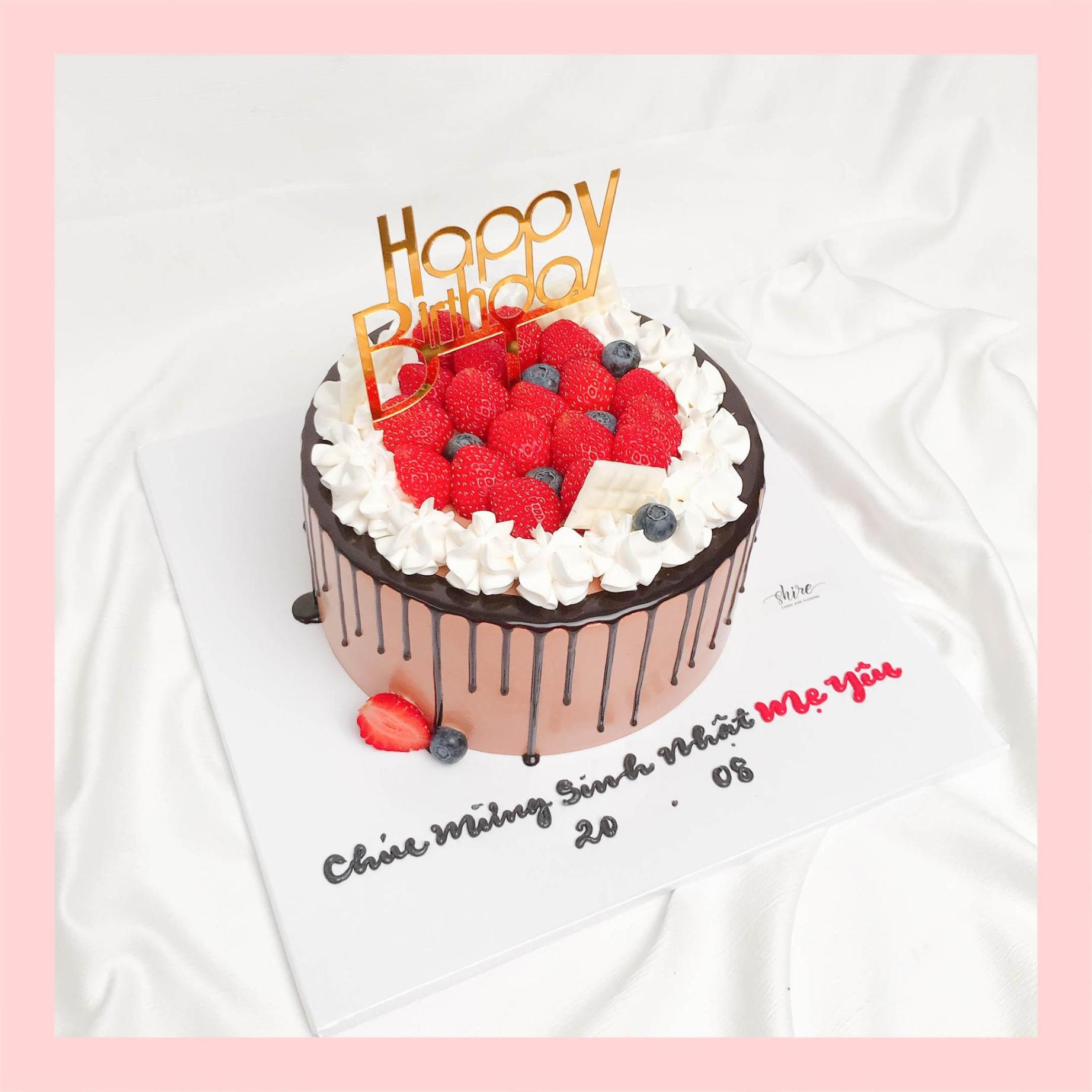 Bánh trang trí dâu - Bánh kem sinh nhật