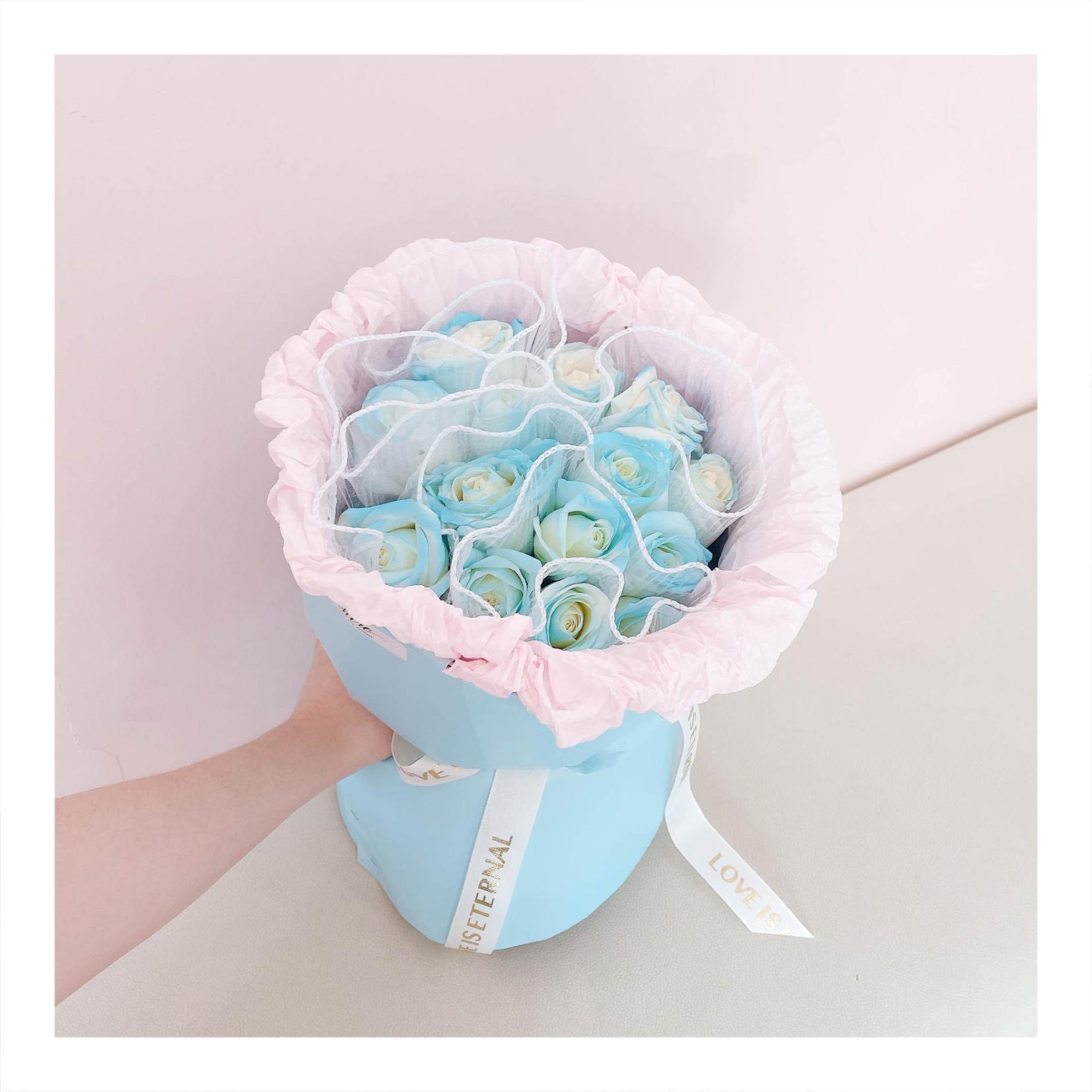 Bó hoa tươi tone xanh dương