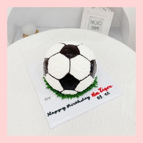 Bánh tạo hình xe hơi/bóng đá 3D - Bánh sinh nhật bé trai