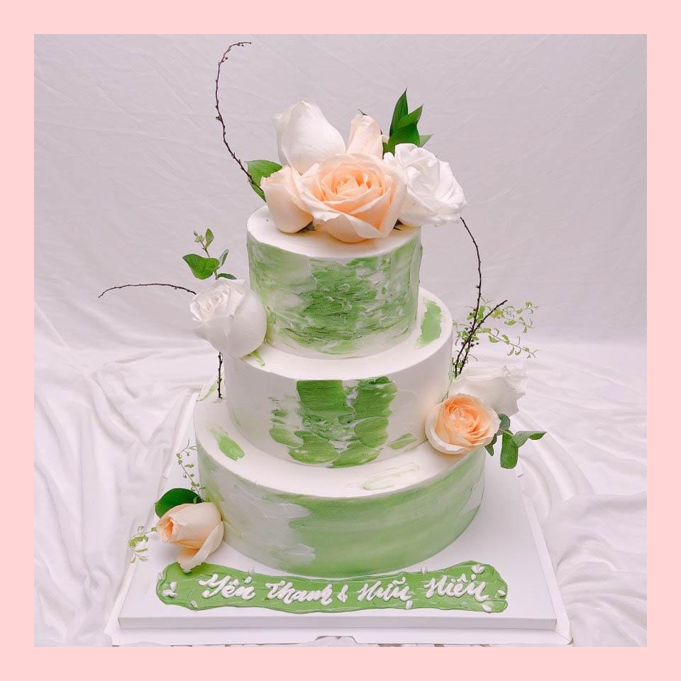 Bánh kem cưới nhà hàng lớn