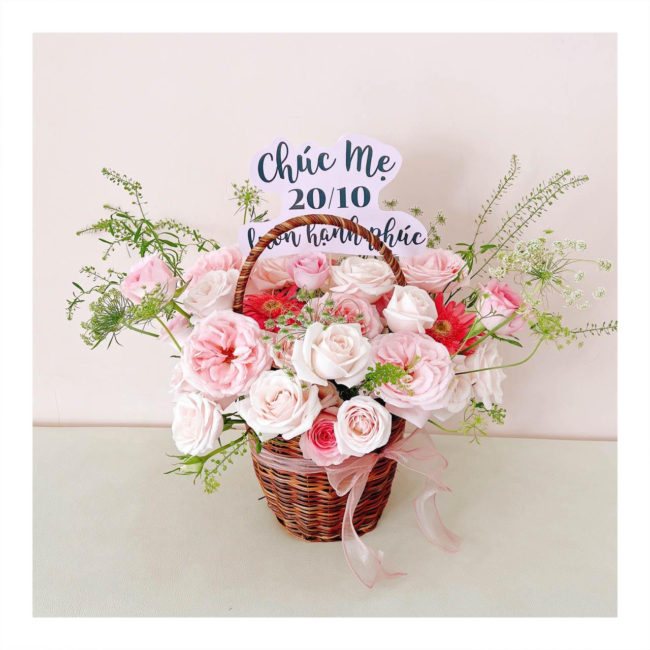 Giỏ hoa tươi chúc mừng sinh em bé