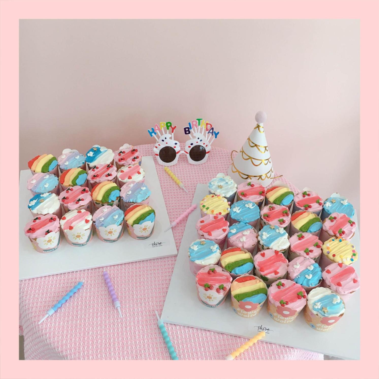 Set cupcake trang trí cho bé dễ thương kem sữa - Bánh sinh nhật dạng cupcake ổ