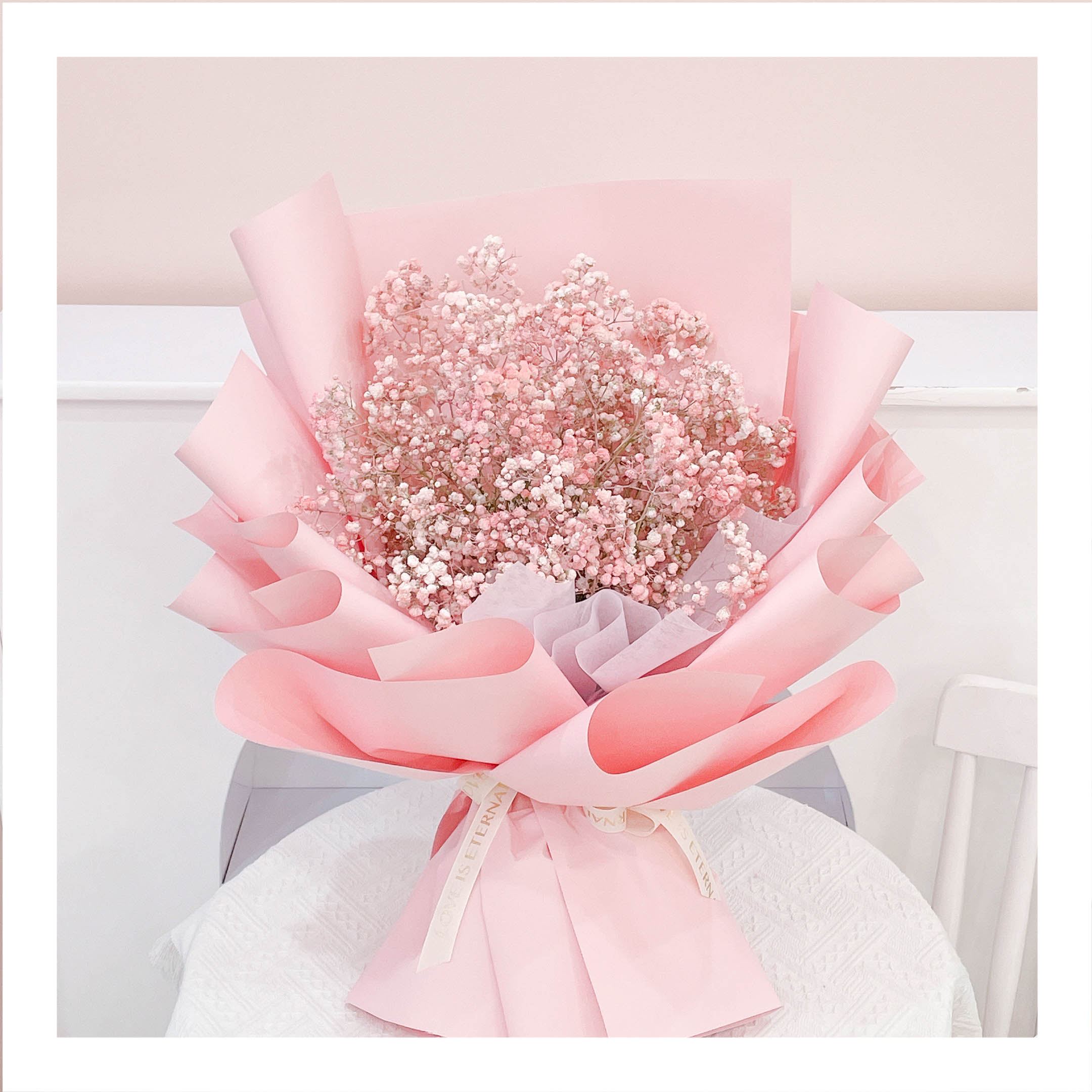 Bó hoa tươi tone hồng