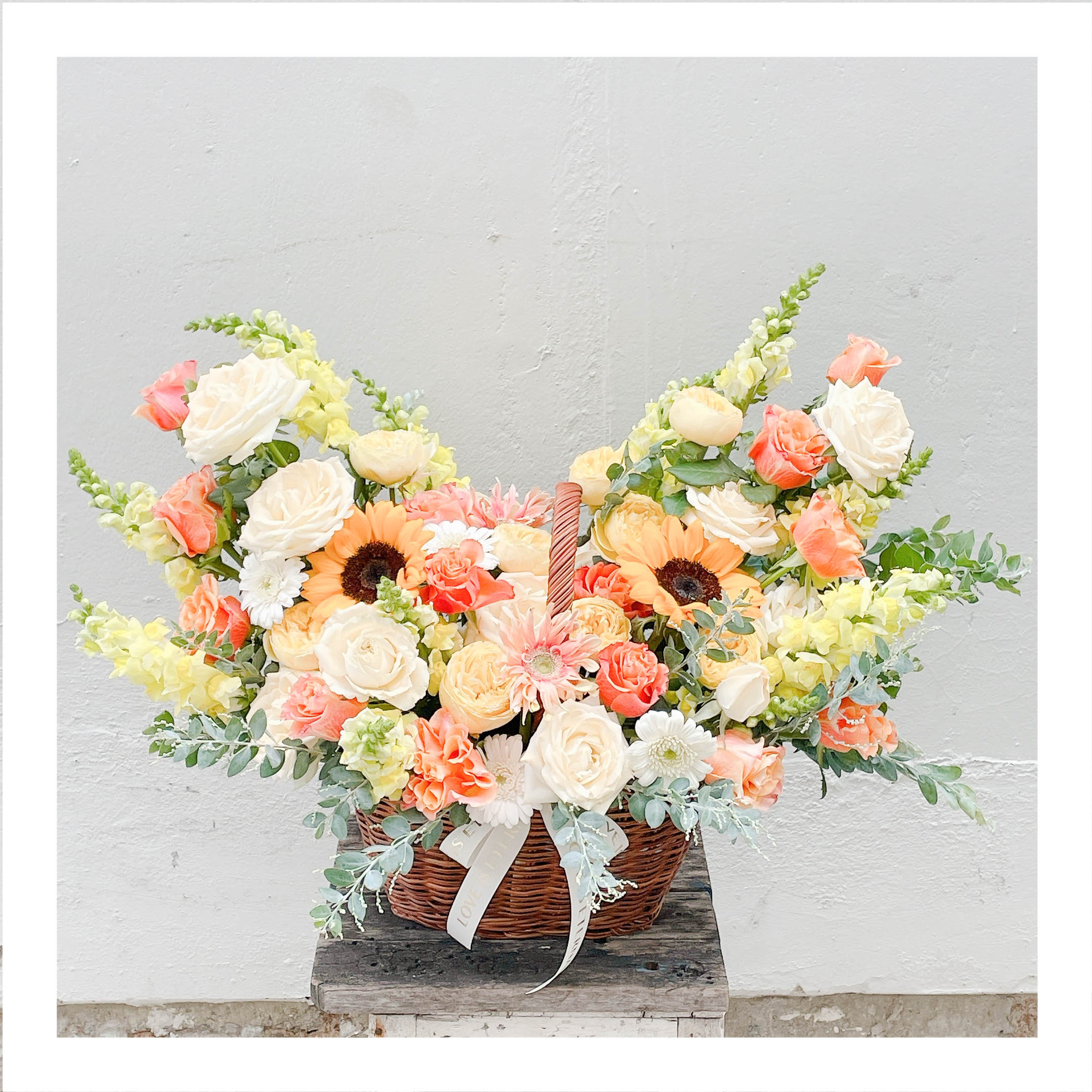 Giỏ/ Hộp hoa tươi tone cam