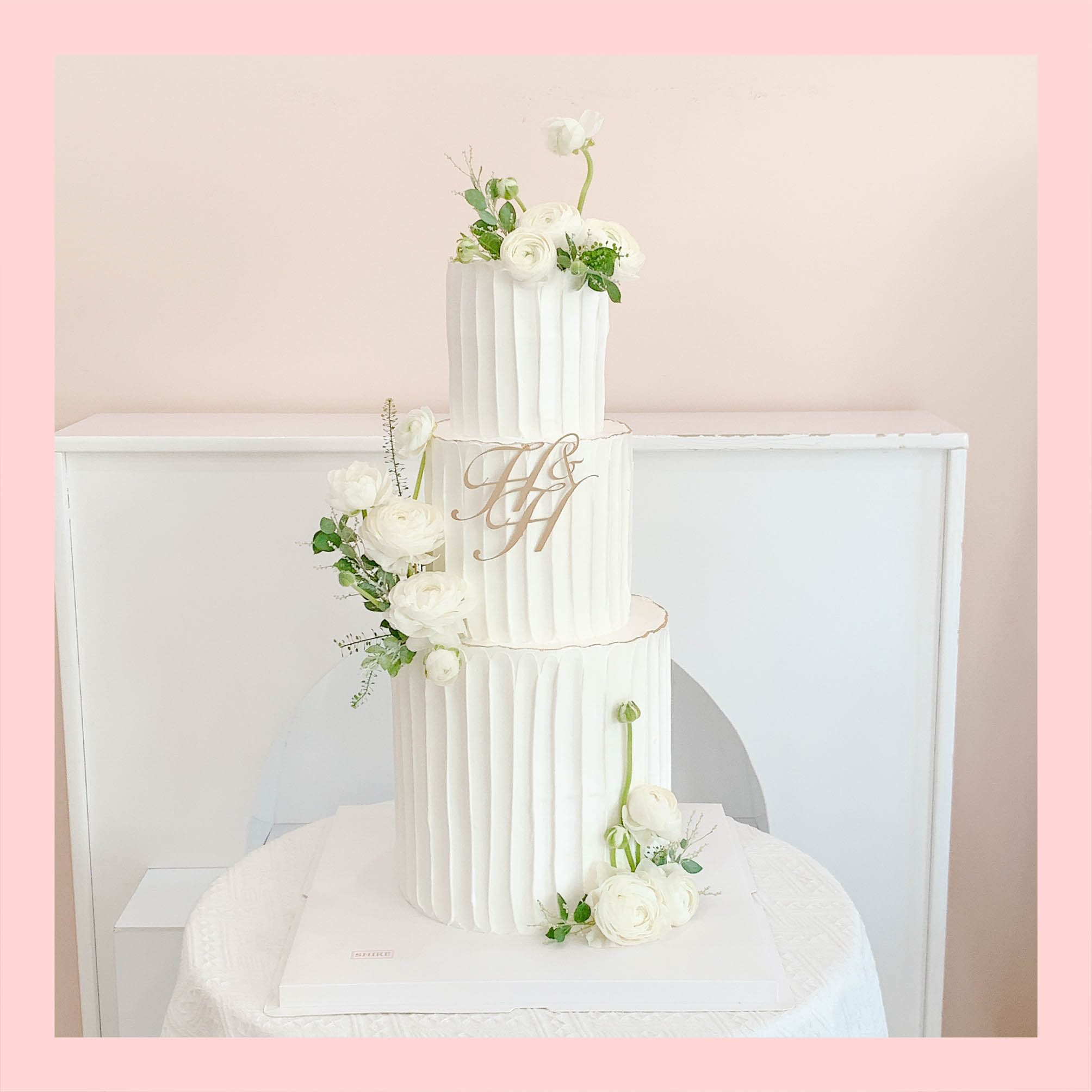 Bánh kem cưới nhà hàng lớn