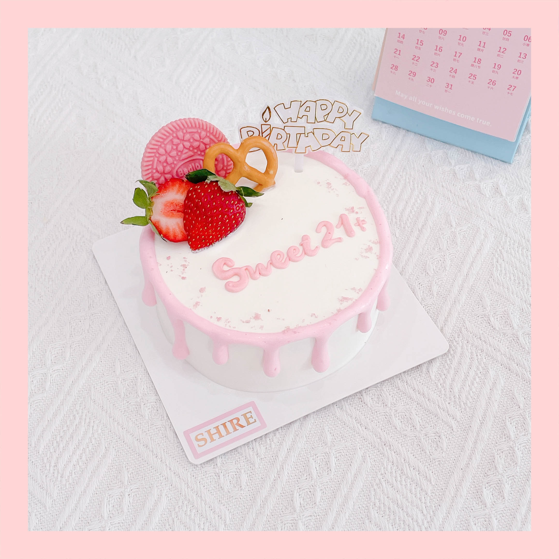 Mini Bento dâu tây - Bánh kem bơ mini hộp bã mía