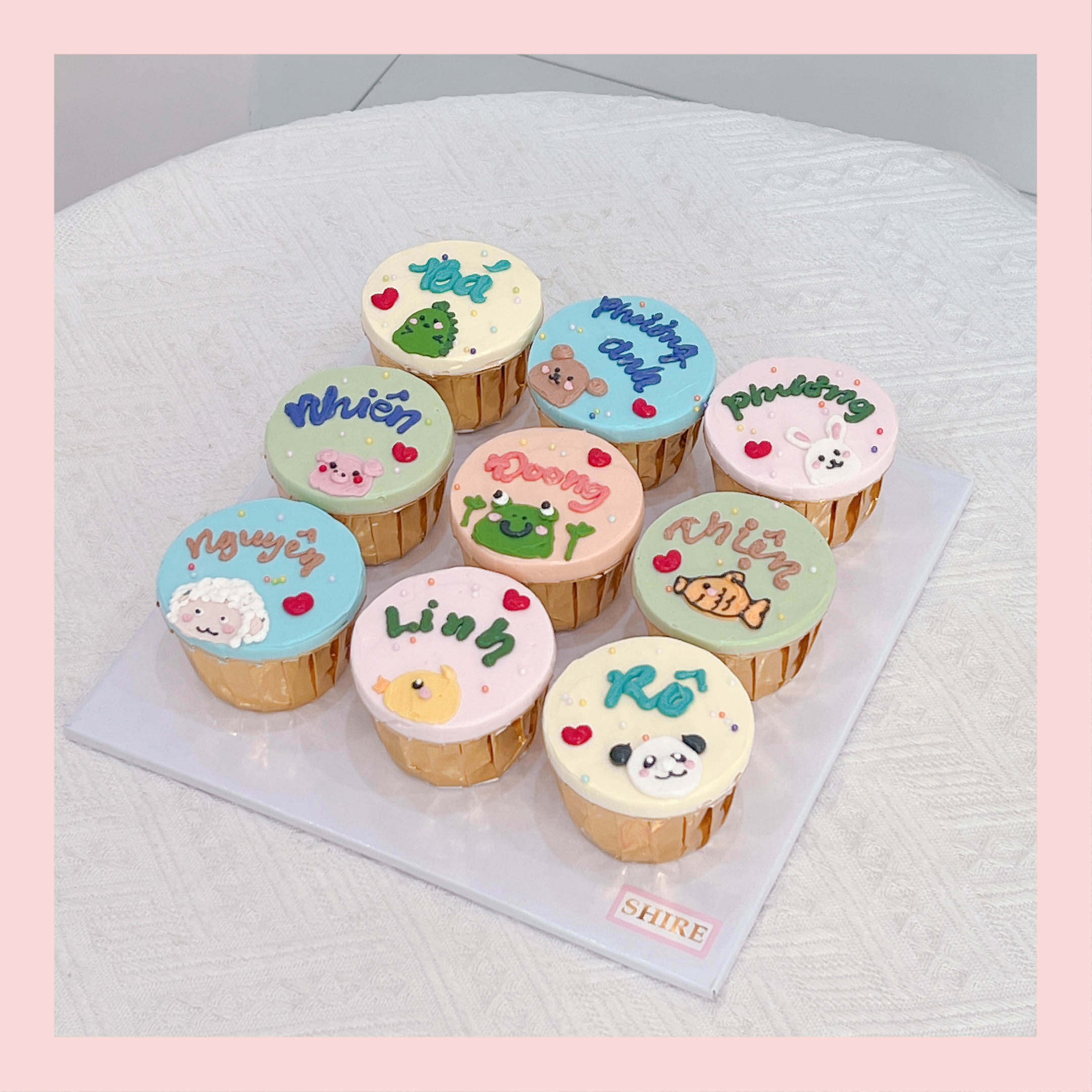 Set cupcake vẽ hình đáng yêu kem sữa - Bánh sinh nhật dạng cupcake ổ