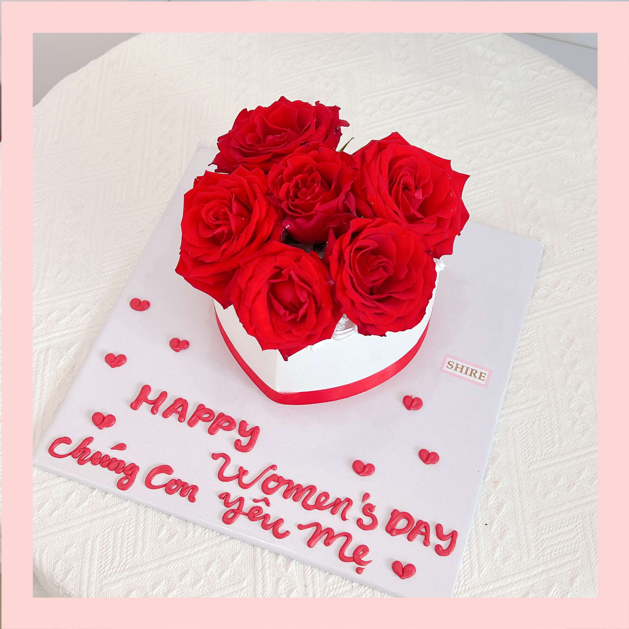 Bánh kem trang trí hoa tươi - Bánh kem sinh nhật cho nữ