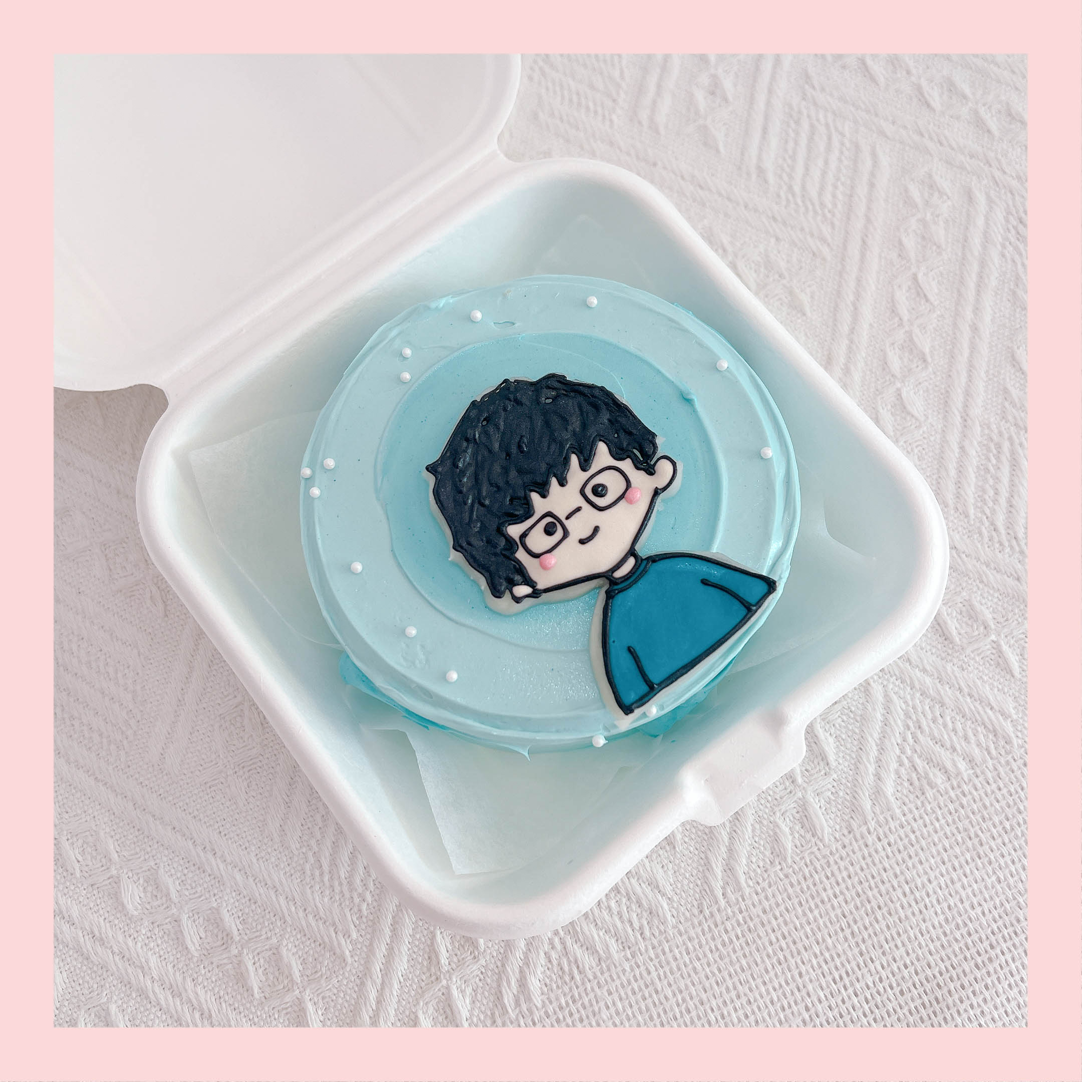 Mini Bento vẽ người - Bánh kem bơ mini hộp bã mía